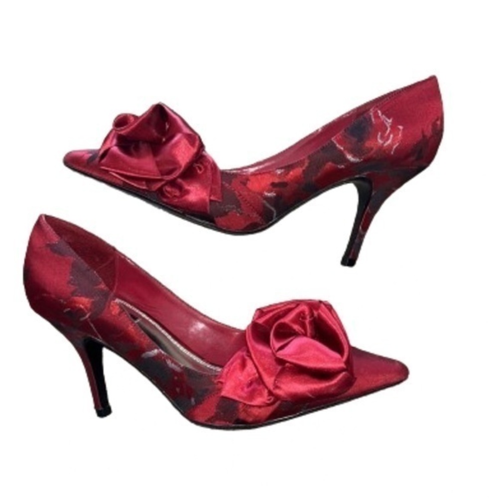 White House Black Market Alexa red satin floral heels size 7.5